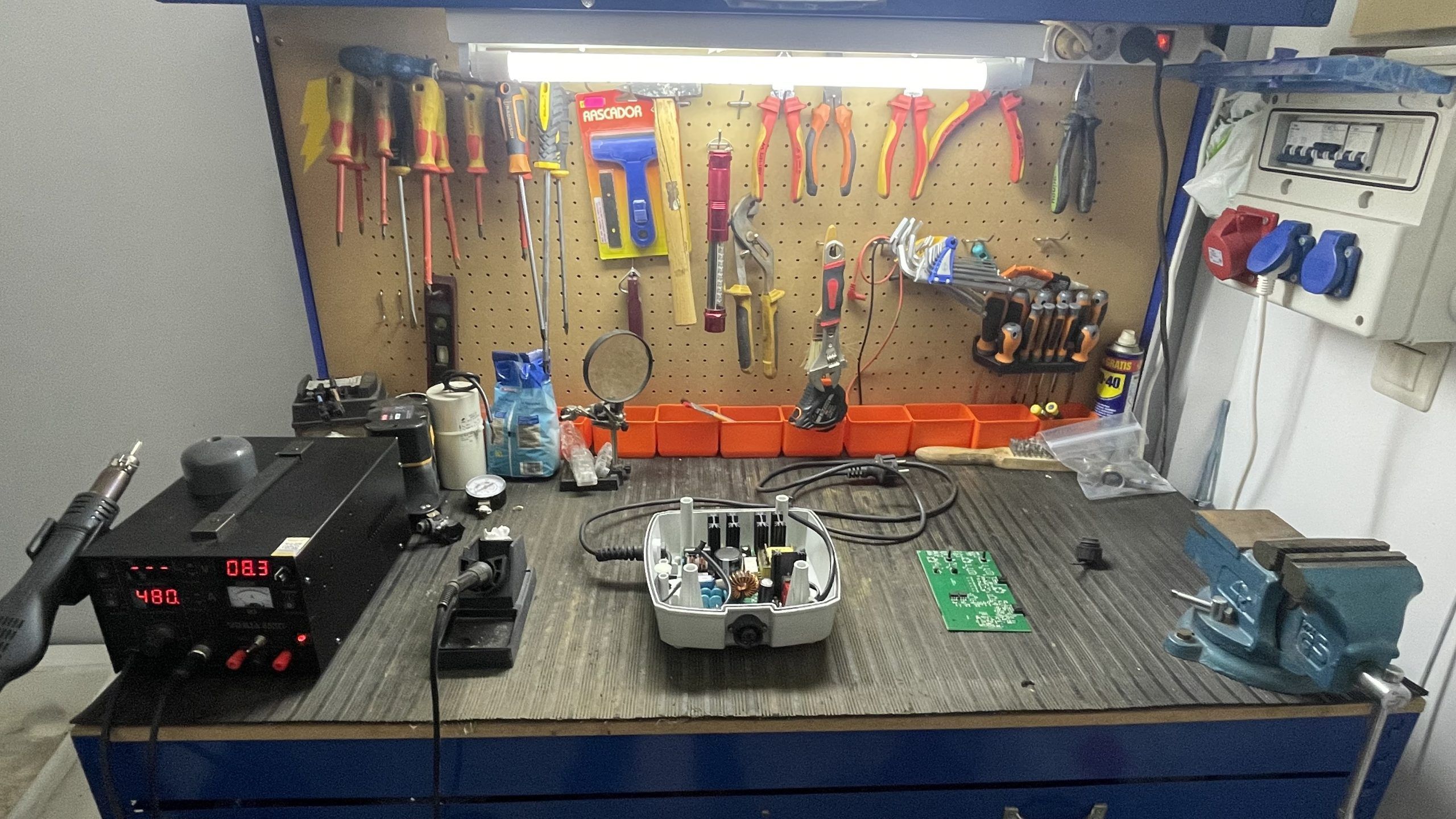 Taller de accesorios de piscinas ON POOLS